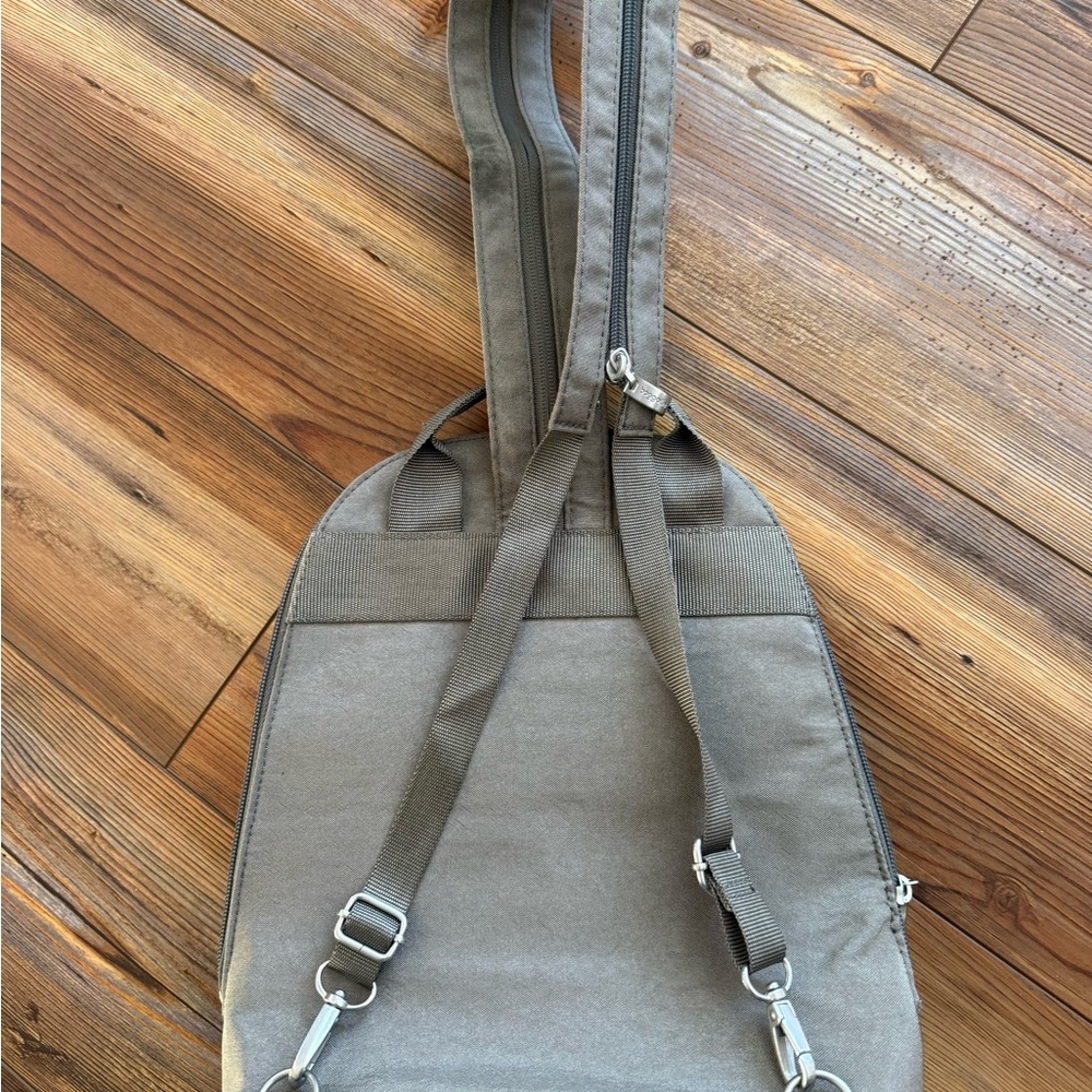 Baggallini Tan Backpack - Picture 3 of 3